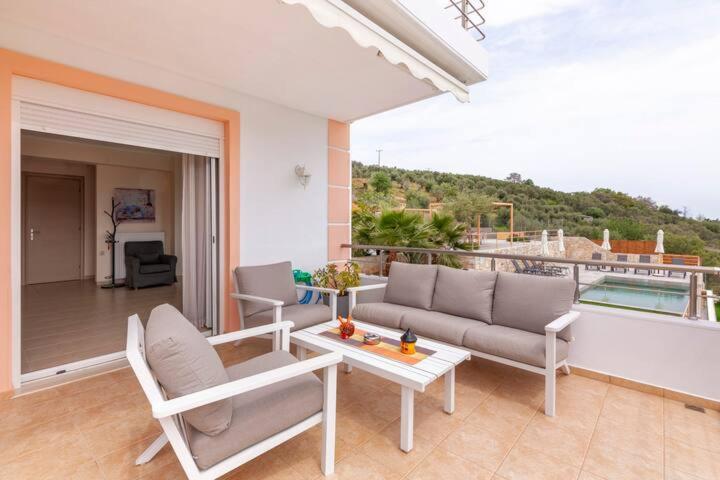 Villa Oasis Galatas  Luaran gambar