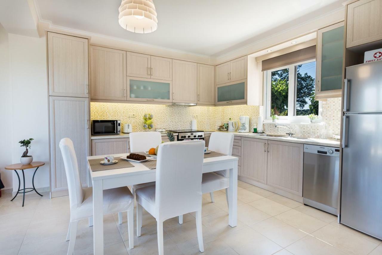 Villa Oasis Galatas  Luaran gambar