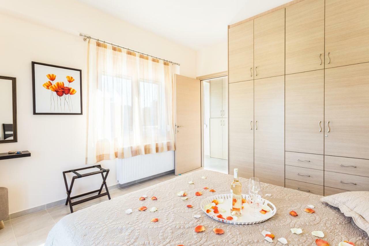 Villa Oasis Galatas  Luaran gambar